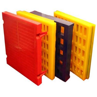 حصيرة شاشة نزح المياه، لوحة PU معيارية بمادة البولي يوريثين، أبعاد 305 مم × 305 مم وفتحة 0.125 مم