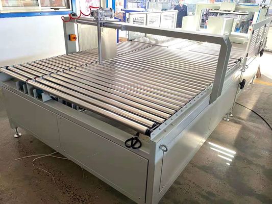 1250 × 1150mm آلة تغليف الكرتون ذات الحزام المزدوج المزدوج الساخن PP لتعبئة الكرتون
